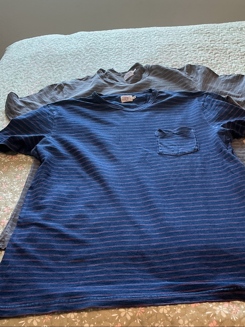 Faherty Brand Bundle of two T-shirts with pockets L